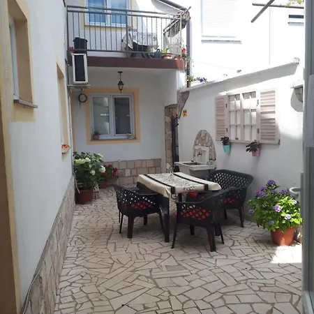 אכסניה Miran מוסטר