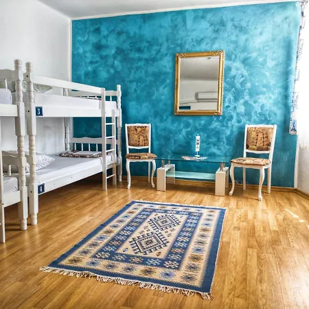 אכסניה Miran מוסטר