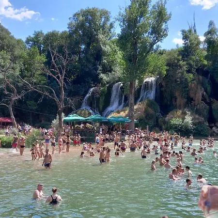 Miran אכסניה מוסטר