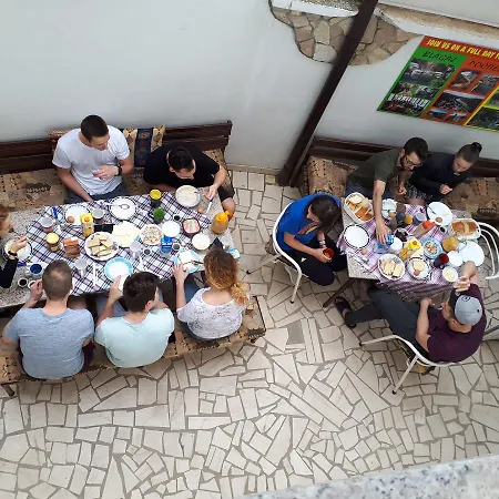 ミラン ホステル *